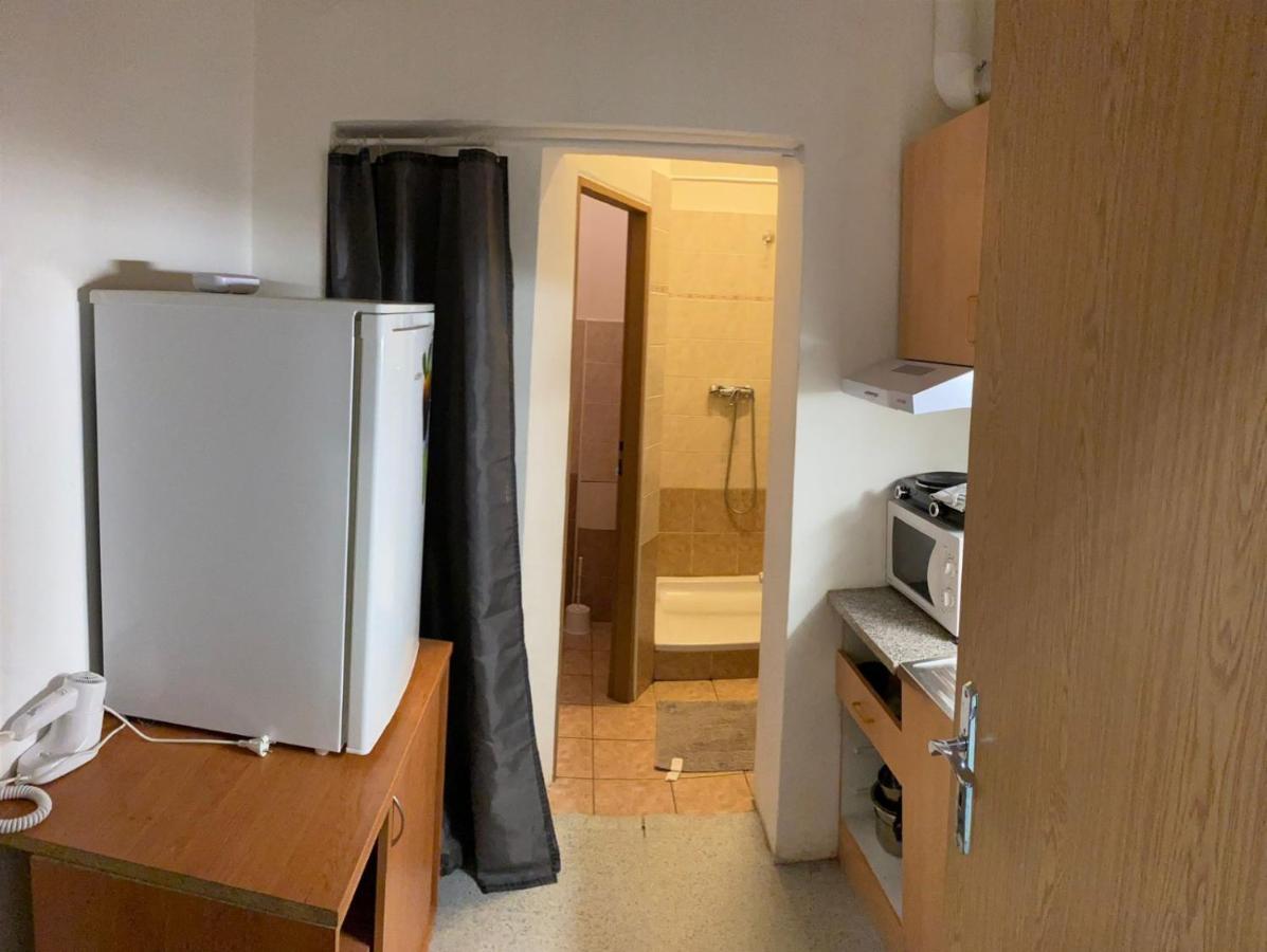 Apartmans V Arealu Vlnena Брно Экстерьер фото